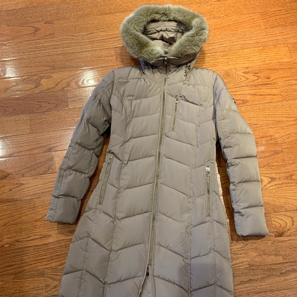 Luxurious Calvin Klein Down Coat Latte Gold Accents XS